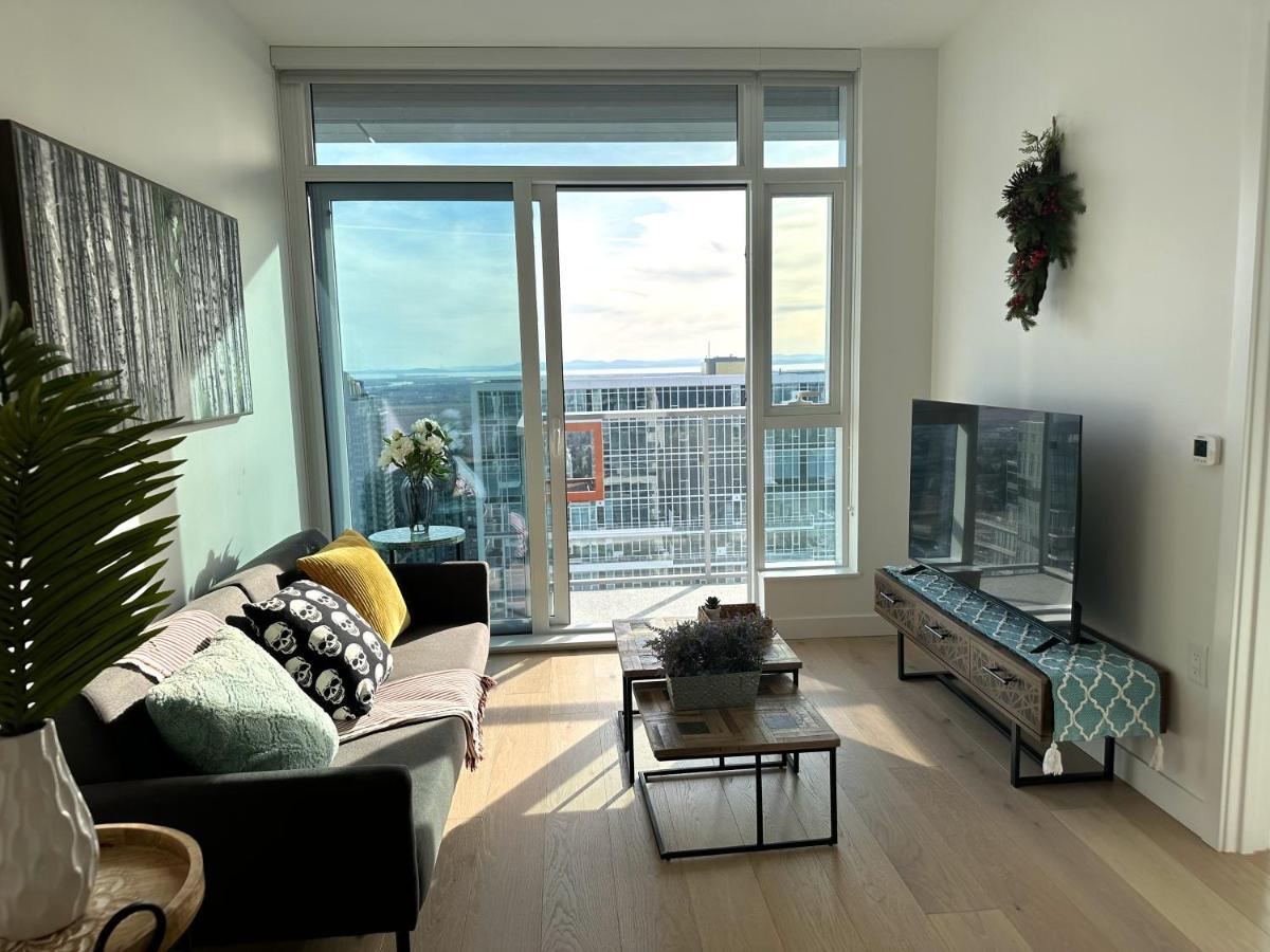 Metro Central Incredible Stylish & Cozy Burnaby Exterior foto