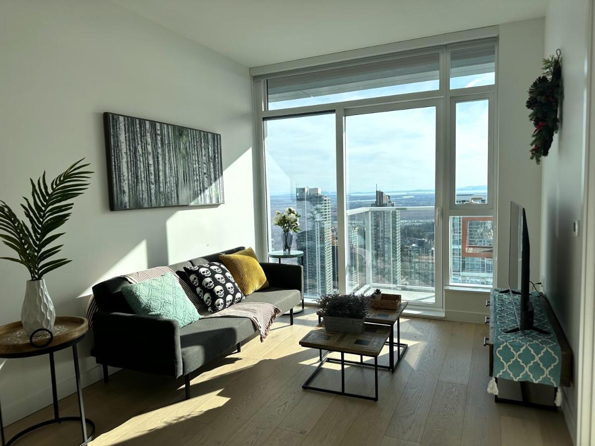 Metro Central Incredible Stylish & Cozy Burnaby Exterior foto