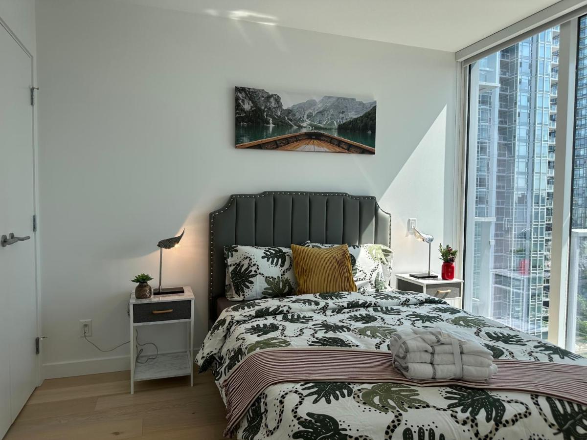 Metro Central Incredible Stylish & Cozy Burnaby Exterior foto